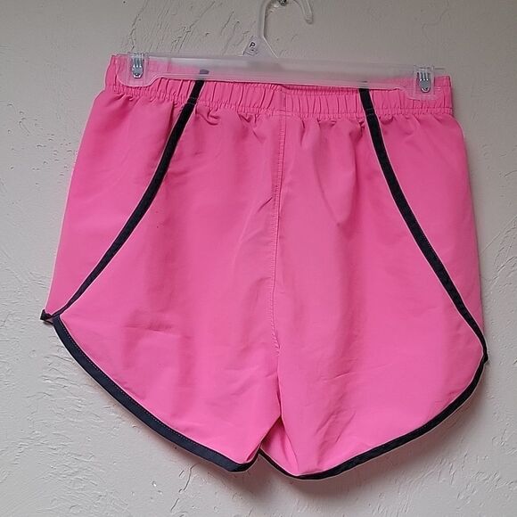 UNDER ARMOUR PINK SHORTS, SIZE L - Picture 2 of 5